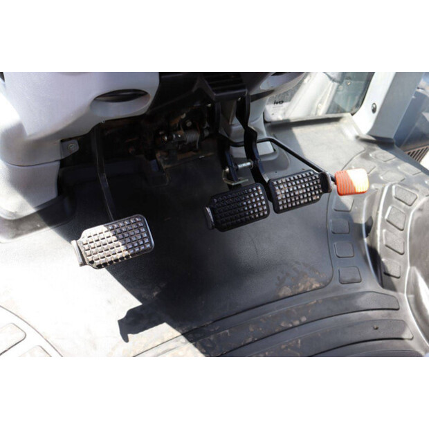 2019 New Holland T7.230-48600011