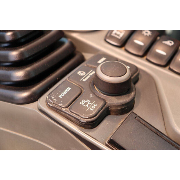 2017 دووسان DX170W-5-48600220