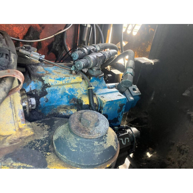2001 KUBOTA KX251-48602823