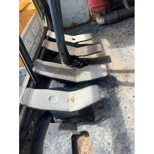2001 KUBOTA KX251-48602825