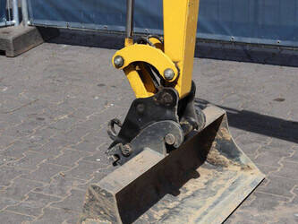 2024-komatsu-pc16r-3hs-48602882