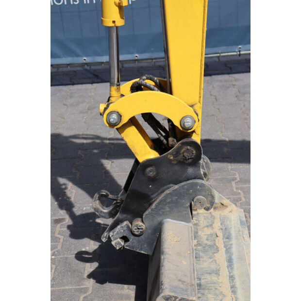 2024 Komatsu PC16R-3HS-48602883