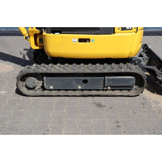 2024 Komatsu PC16R-3HS-48602888