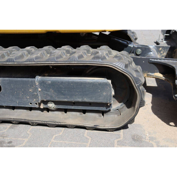 2024 Komatsu PC16R-3HS-48602890