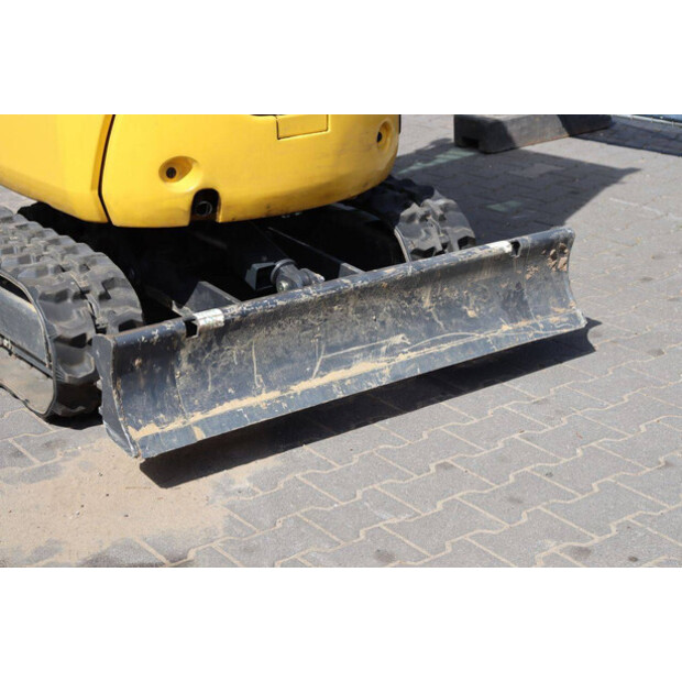 2024 Komatsu PC16R-3HS-48602892
