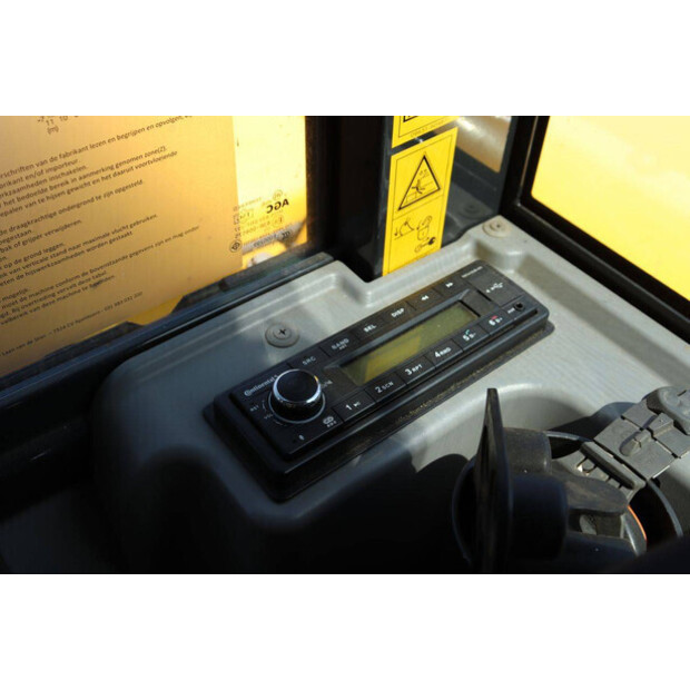 2023 كوماتسو PC80MR-5EO-48603010