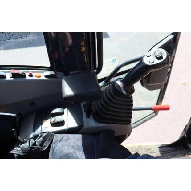 2023 كوماتسو PC80MR-5EO-48603011