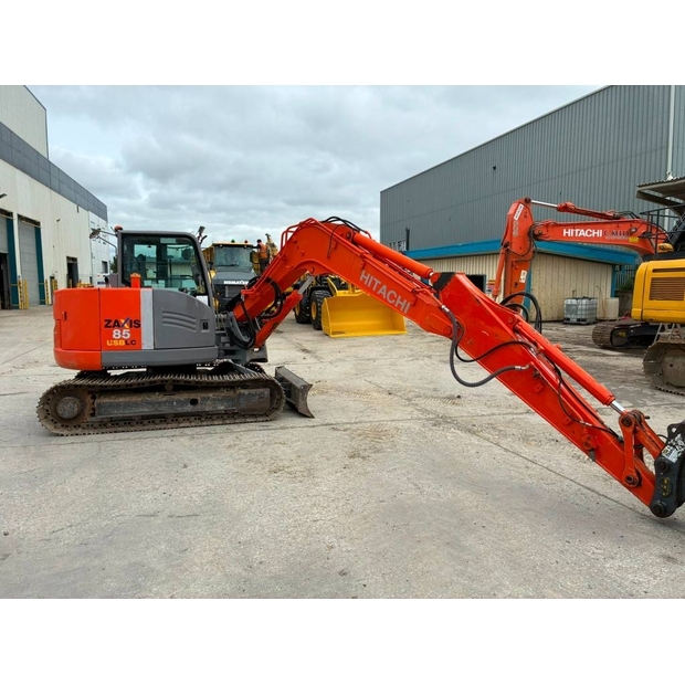 2009 Hitachi-48607770