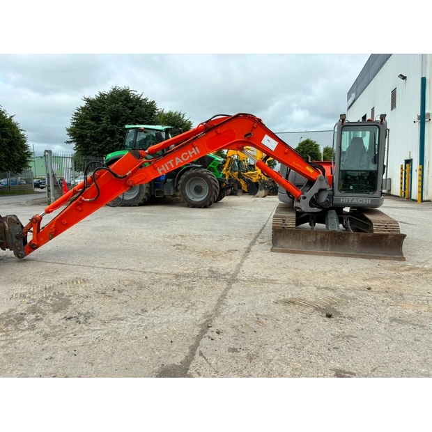 2009 Hitachi-48607774