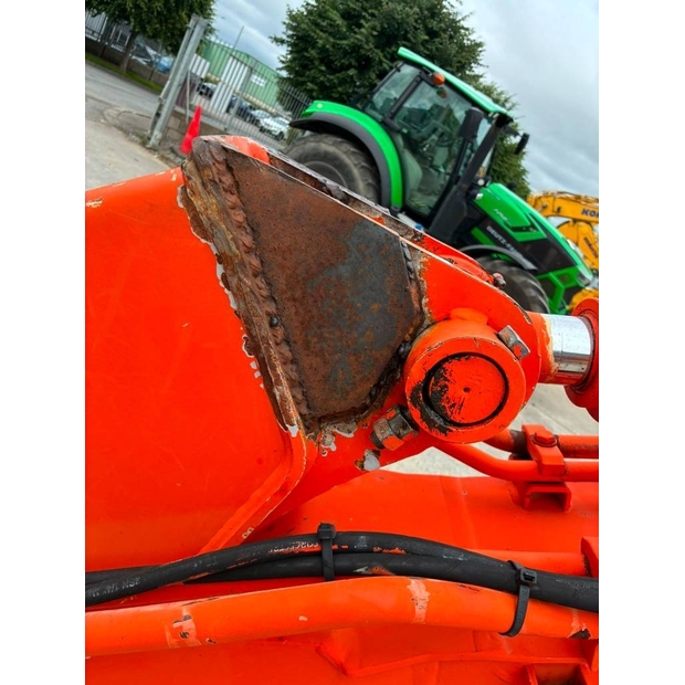 2009 Hitachi-48607775