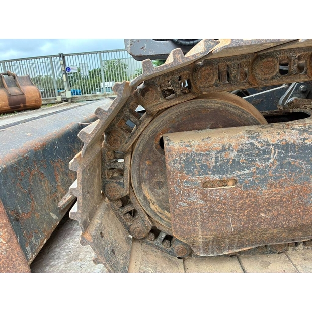 2009 Hitachi-48607777