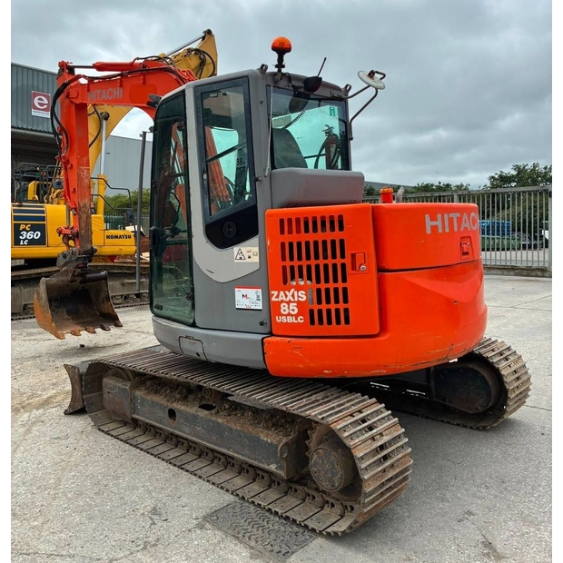 2009 Hitachi-48607781