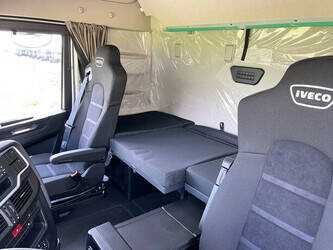 2023-iveco-s-way-48619704