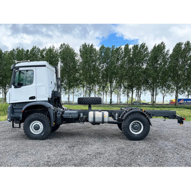 2019 Mercedes-Benz Arocs 2033-A-48619713