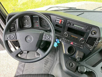 2019-mercedes-benz-arocs-2033-a-48619723