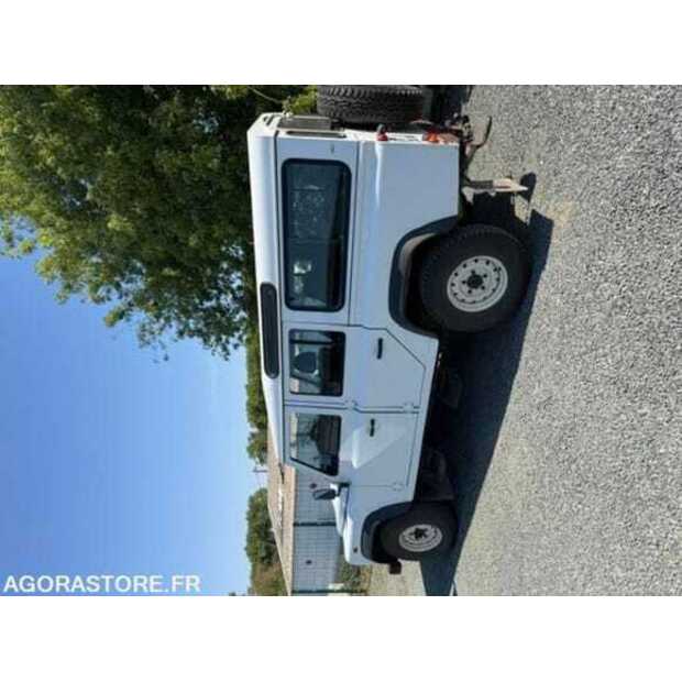 2014 Land Rover Defender-48620035