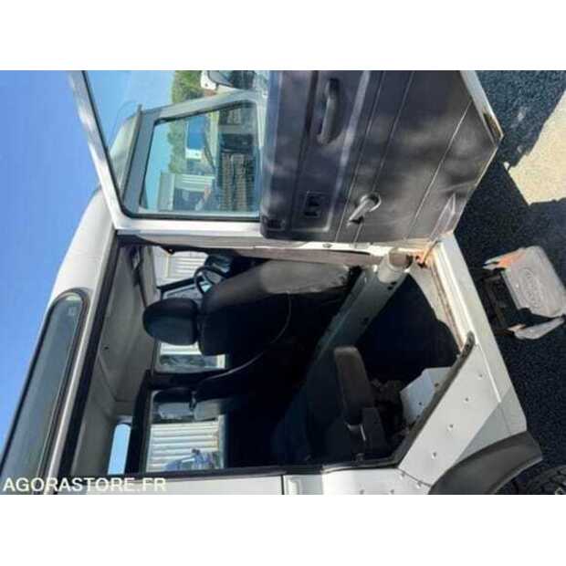 2014 Land Rover Defender-48620045