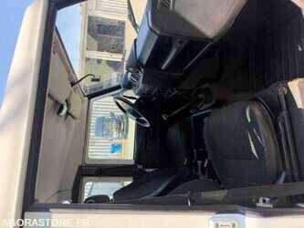 2014-land-rover-defender-1475517-48620047