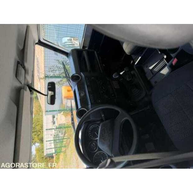 2014 Land Rover Defender-48620052