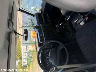 2014-land-rover-defender-1475517-48620054