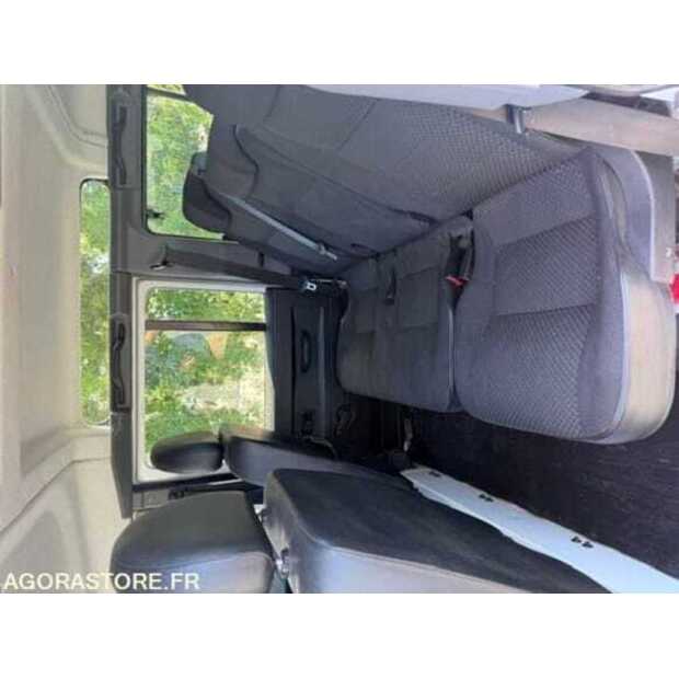 2014 Land Rover Defender-48620056