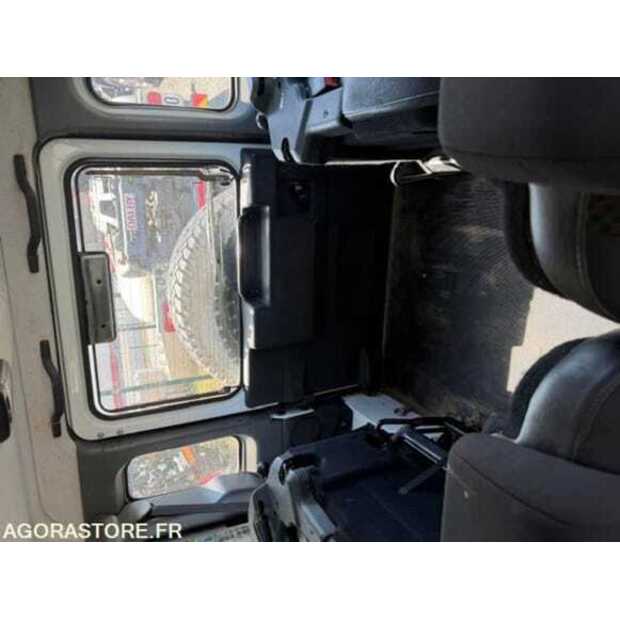 2014 Land Rover Defender-48620058