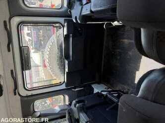 2014-land-rover-defender-1475517-48620058