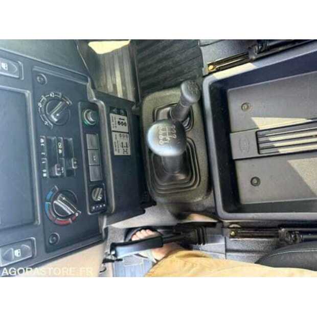 2014 Land Rover Defender-48620068