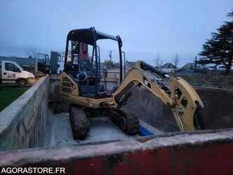 caterpillar-mini-excavator-48620213
