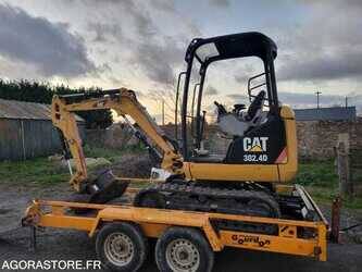 caterpillar-mini-excavator-48620214
