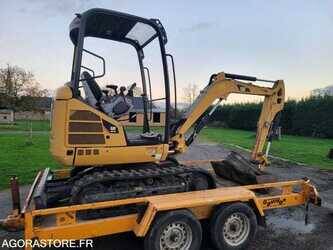 caterpillar-mini-excavator-48620215