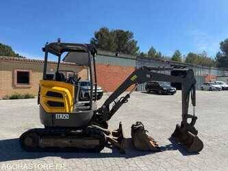 volvo-mini-excavator-48620235