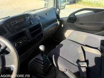 2017-nissan-nt400-48620283