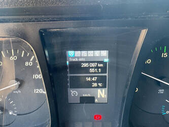 2013-mercedes-benz-antos-1475625-48623605