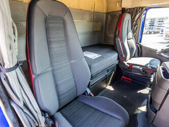 2015-volvo-fh-420-1475634-48623862