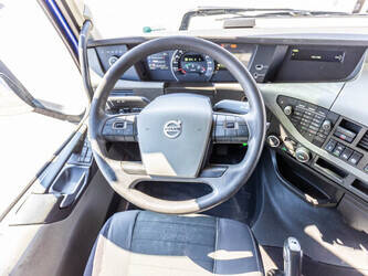 2015-volvo-fh-420-1475634-48623863