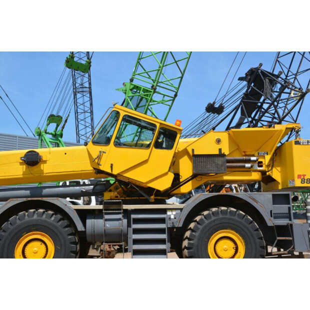2009 GROVE RT880E-48629971