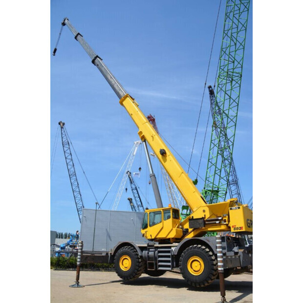 2009 GROVE RT880E-48629973