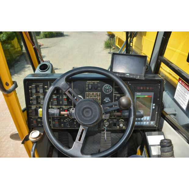 2009 GROVE RT880E-48629980