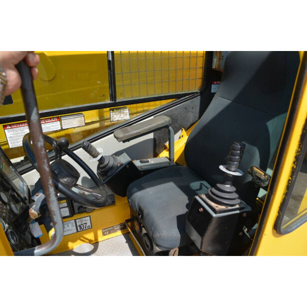 2009 GROVE RT880E-48629981