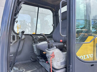 2017-volvo-el-55d-48630232