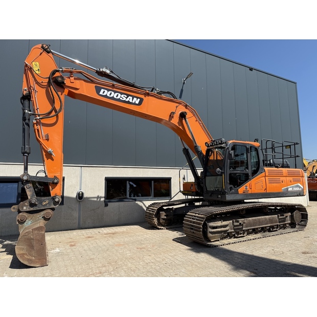 2020 Doosan DX300LC-7-48641152
