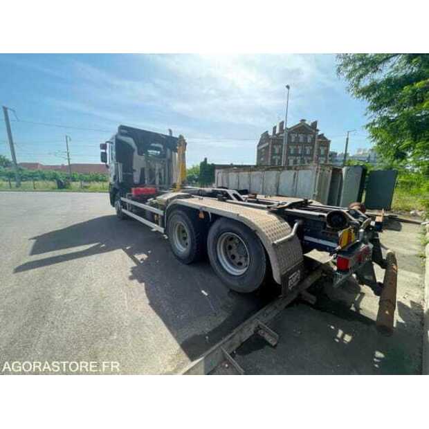 2018 Renault C-48648674