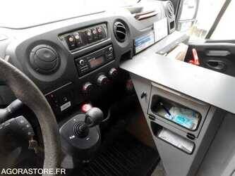 2013-renault-master-1475528-48648822