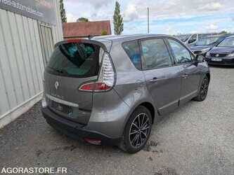 2014-renault-scenic-1475896-48648890