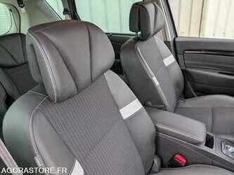 2014-renault-scenic-1475896-48648896