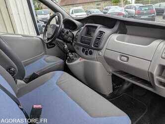 2012-renault-traffic-1475898-48648916
