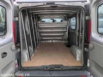 2012-renault-traffic-1475898-48648926