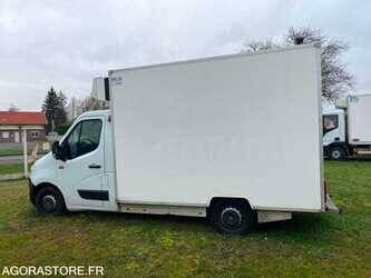 Image for Vans 2018 Renault Master RT
