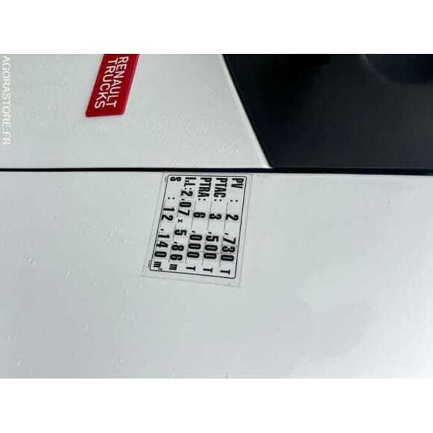 2018 رينو Master RT-48649127